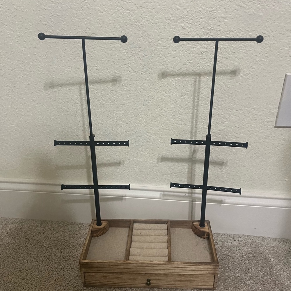 Black and Brown Jewelry Organizer Stand